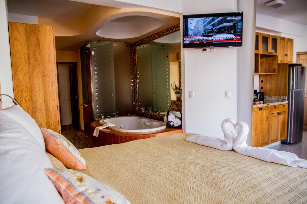Hotel Andales On The Bay Suites Puerto Vallarta Exterior foto